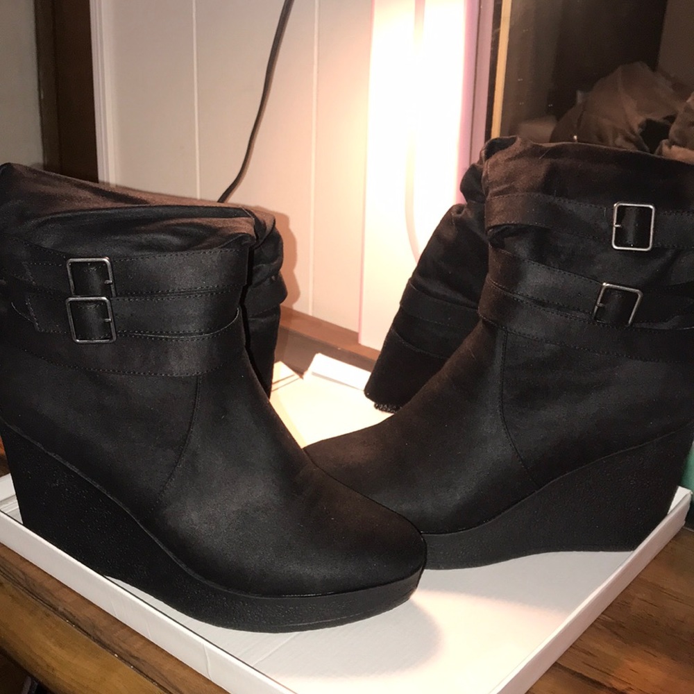 heeled boots